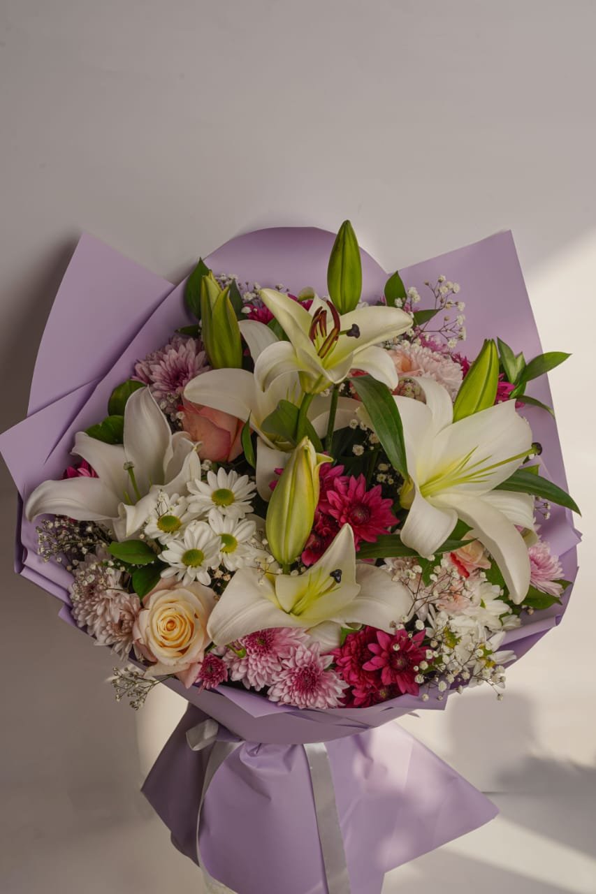 WhatsApp Image 2025-11-02 at 10.08.49_616e6e2f بوكيه الورد الرقيق - الصورة 1