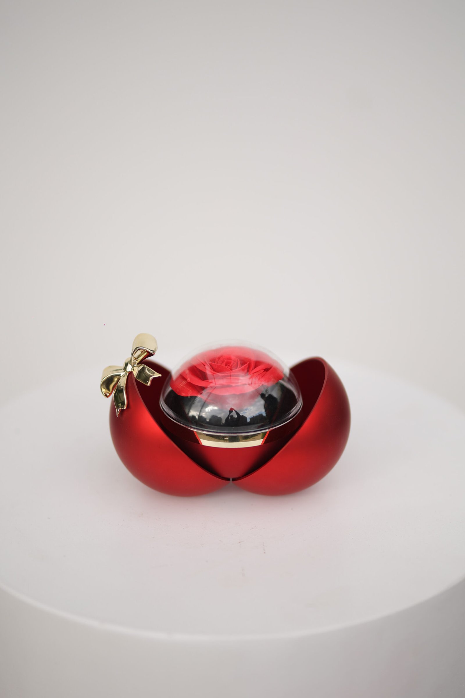 FE5A9563 صندوق السعادة - الصورة 1